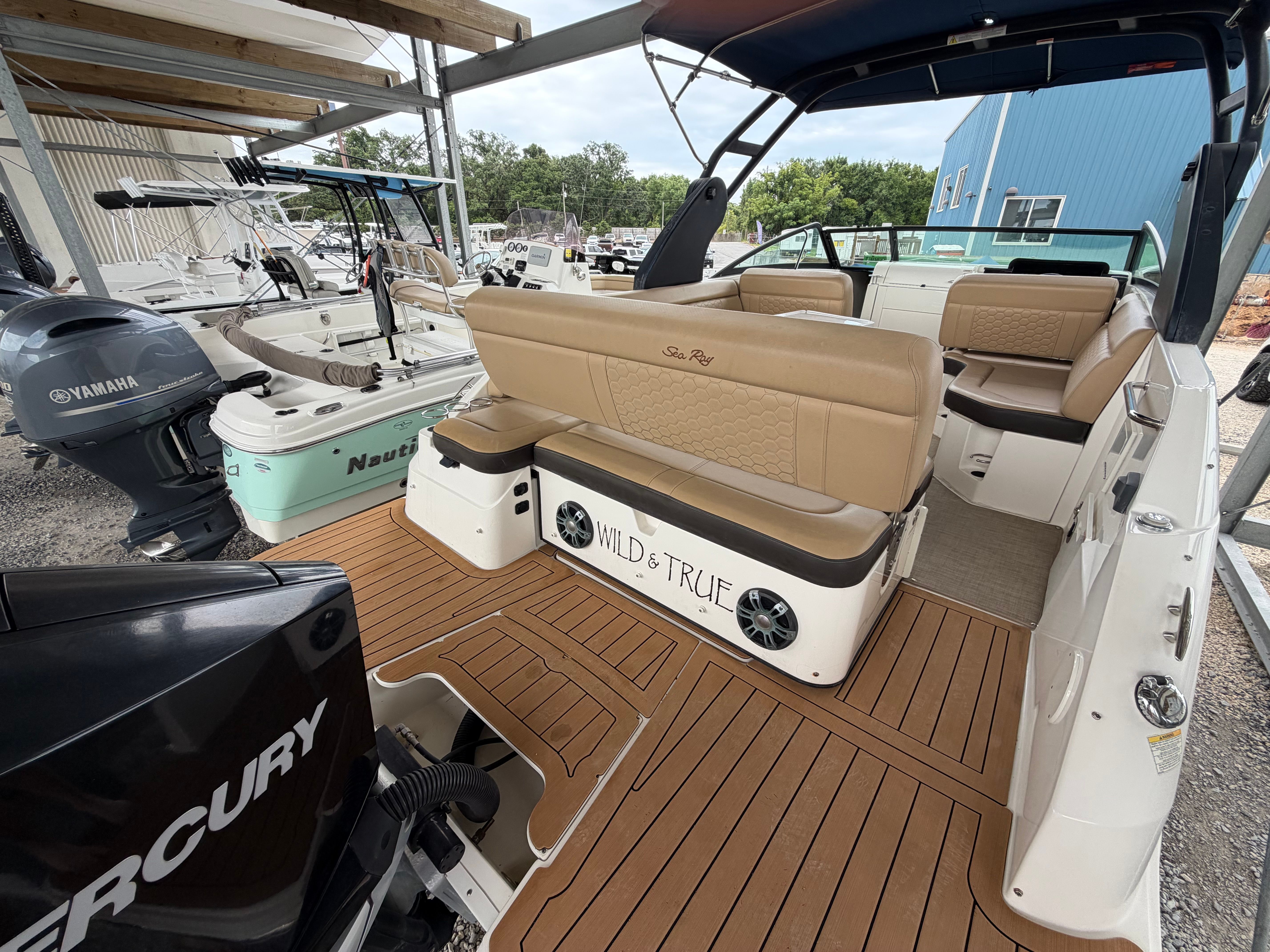 2020 Sea Ray SDX 250 Outboard with luxurious interior seating.