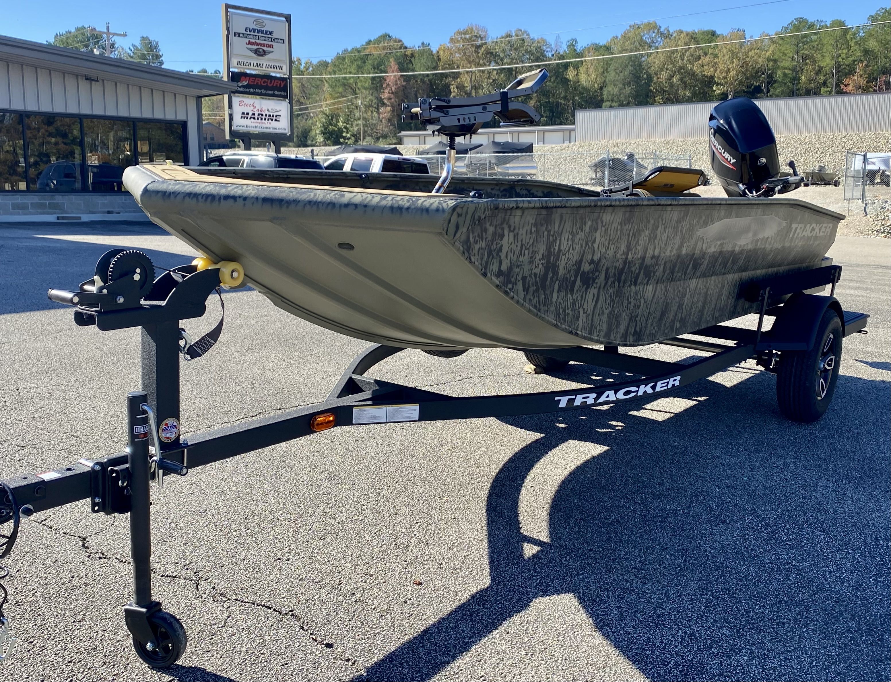 2026 Tracker 1650 T - 8