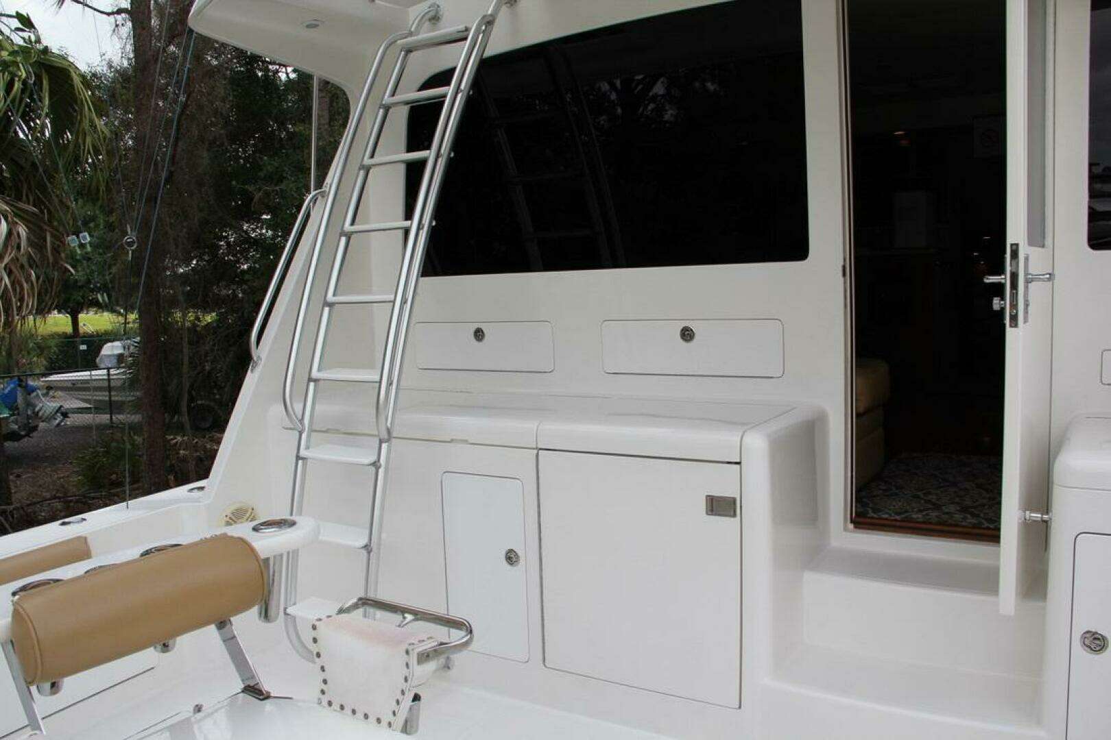 2004 Cabo 48 Flybridge - Image 3