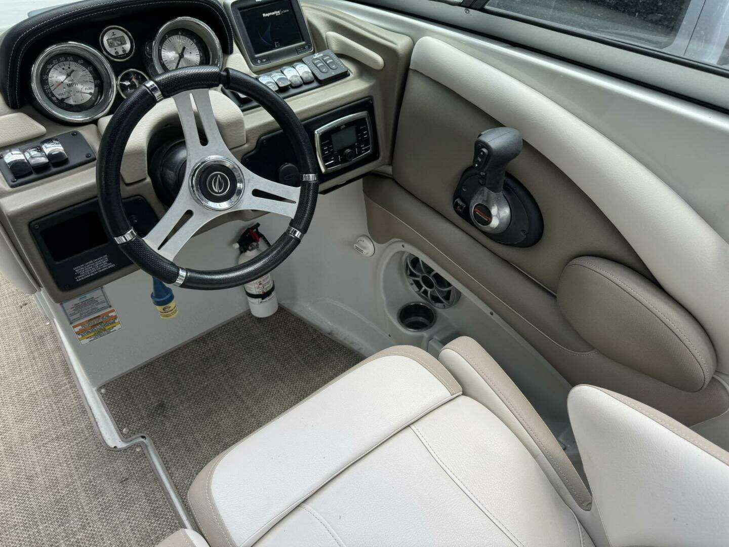 2017 Crownline E 6XS - Image 25
