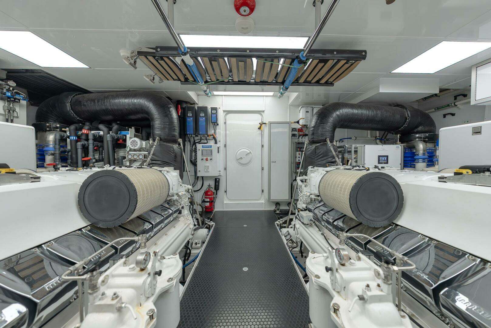 2018 Westport Raised Pilothouse - Image 61