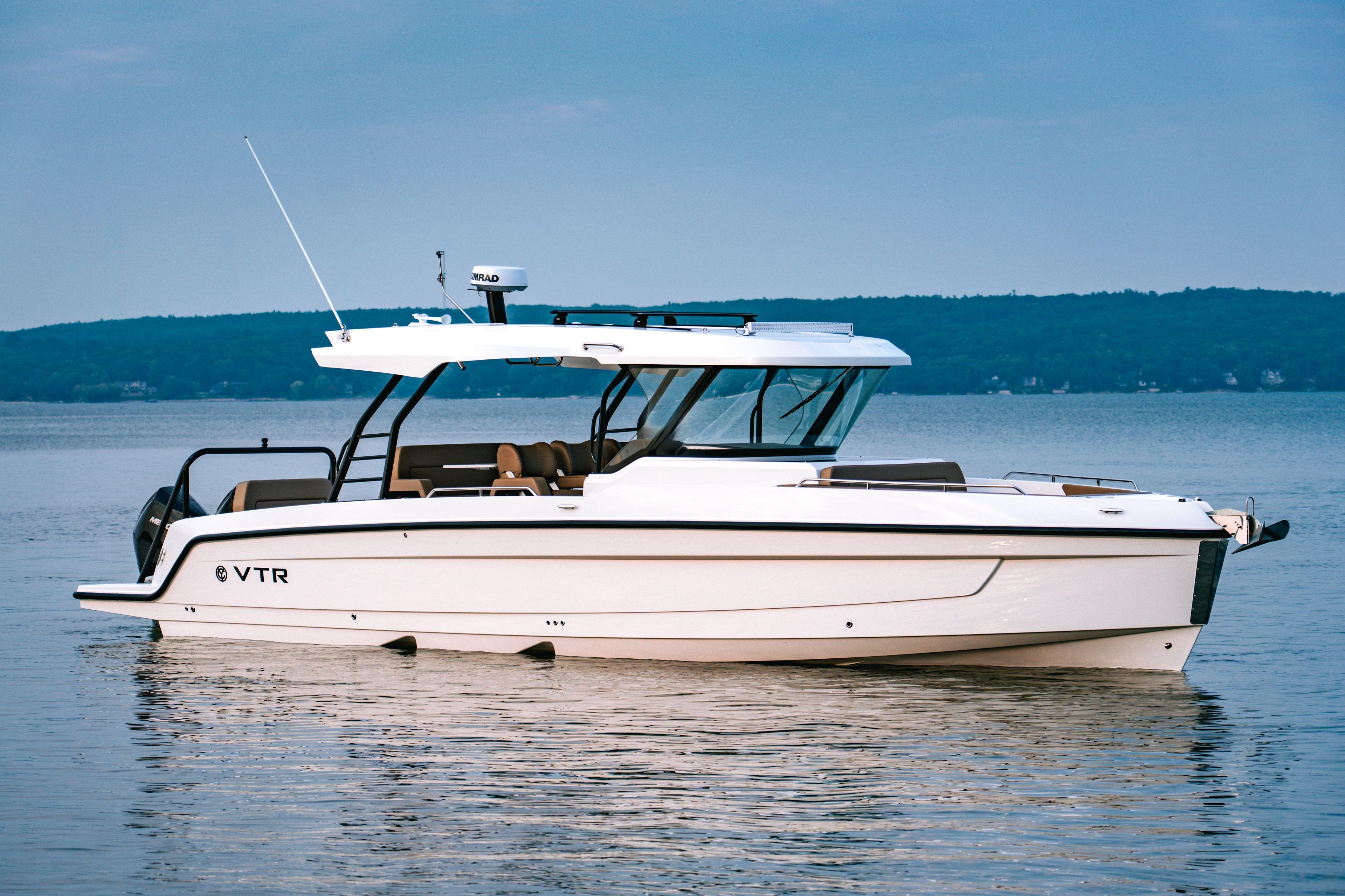 2026 Cruisers Yachts 38 VTR