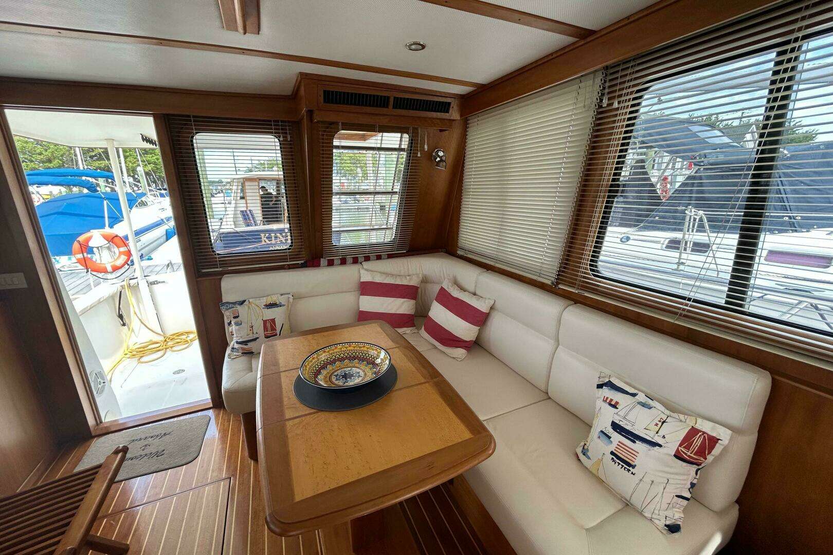 2004 Sabre 36 Flybridge - Image 26