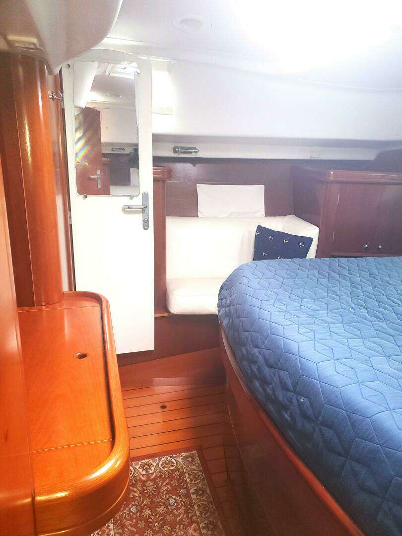 2003 Beneteau Center Cockpit - Image 26