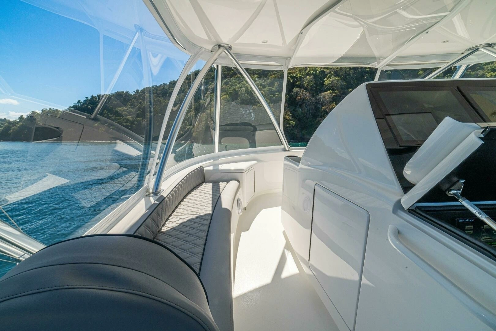 2027 Viking 64 Convertible - Image 37