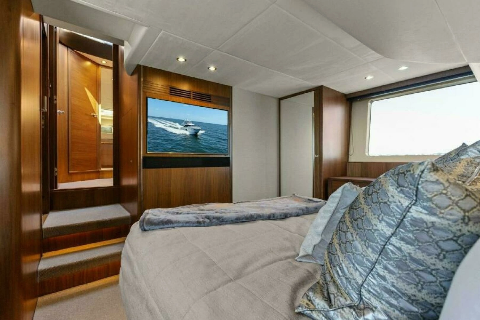 2016 Princess 60 Flybridge - Image 34