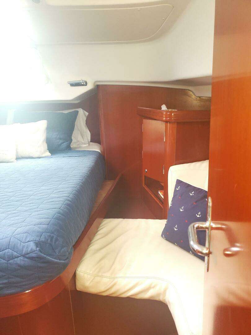 2003 Beneteau Center Cockpit - Image 24