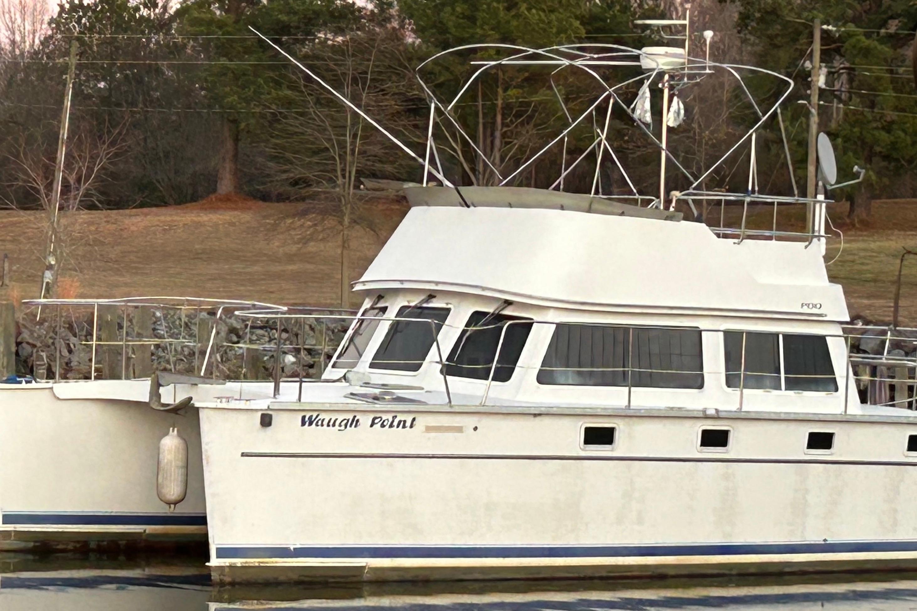 2004 PDQ 34 Power Catamaran