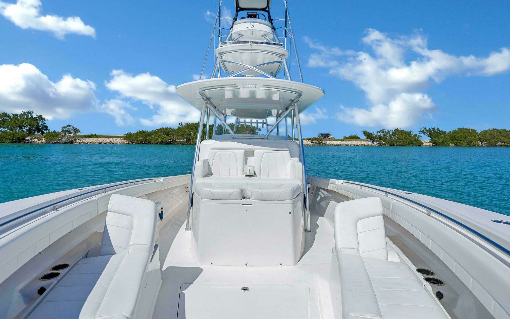 2018 Regulator 41 Center Console - Image 32