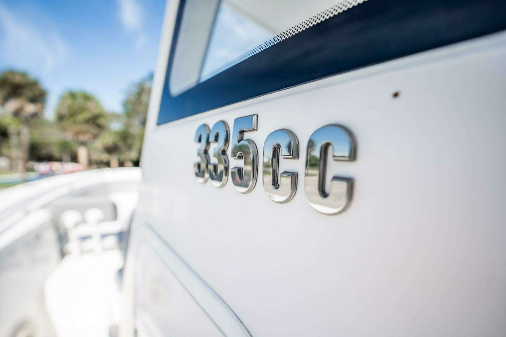 2021 Everglades 335 Center Console - Image 18