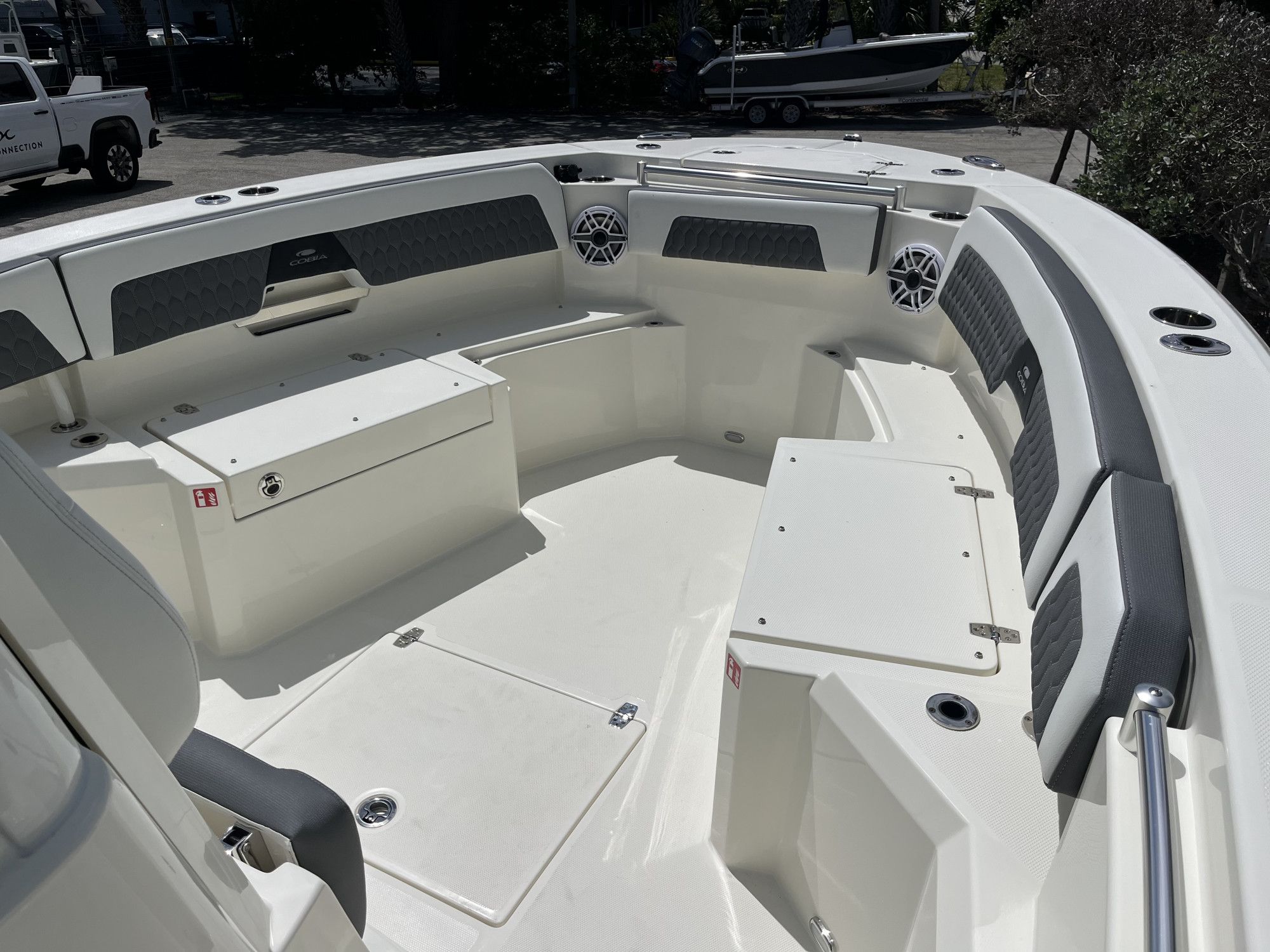 2026 Cobia 285 Open Center Console - 26