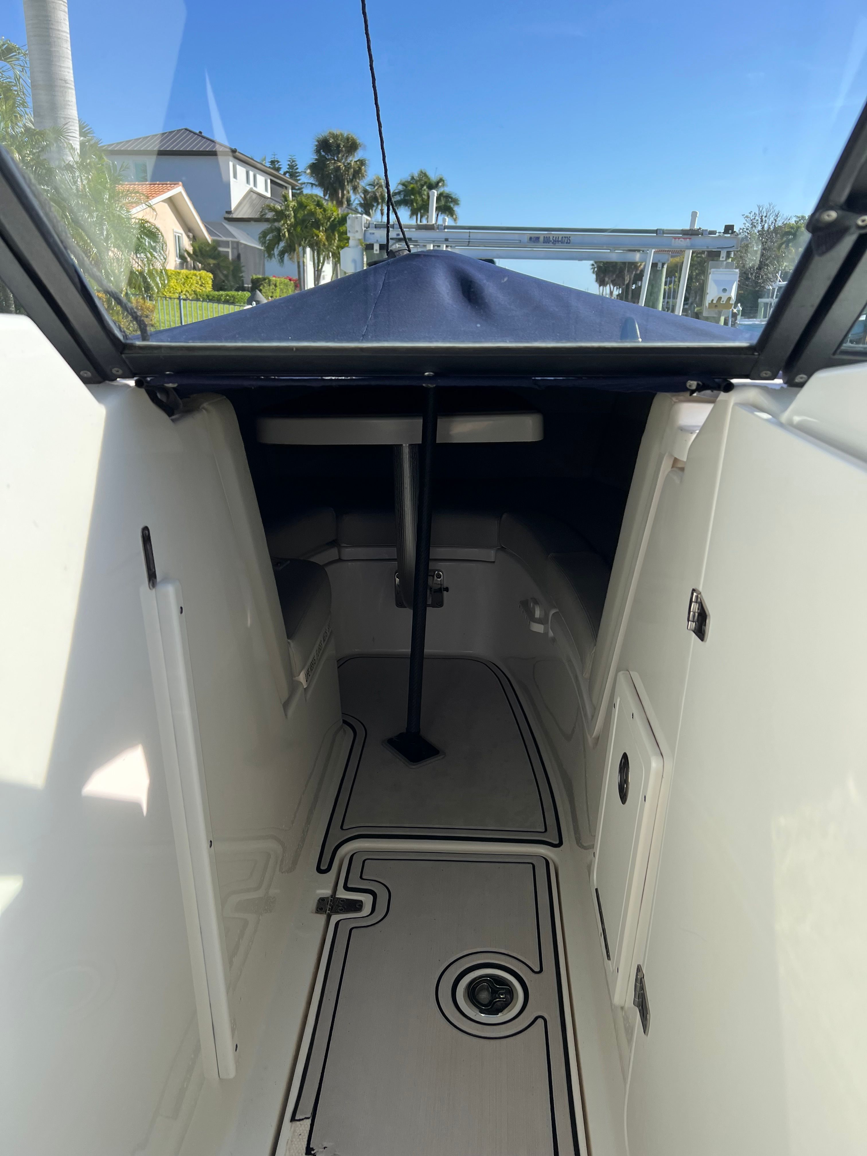 2022 Boston Whaler 240 Vantage - 6