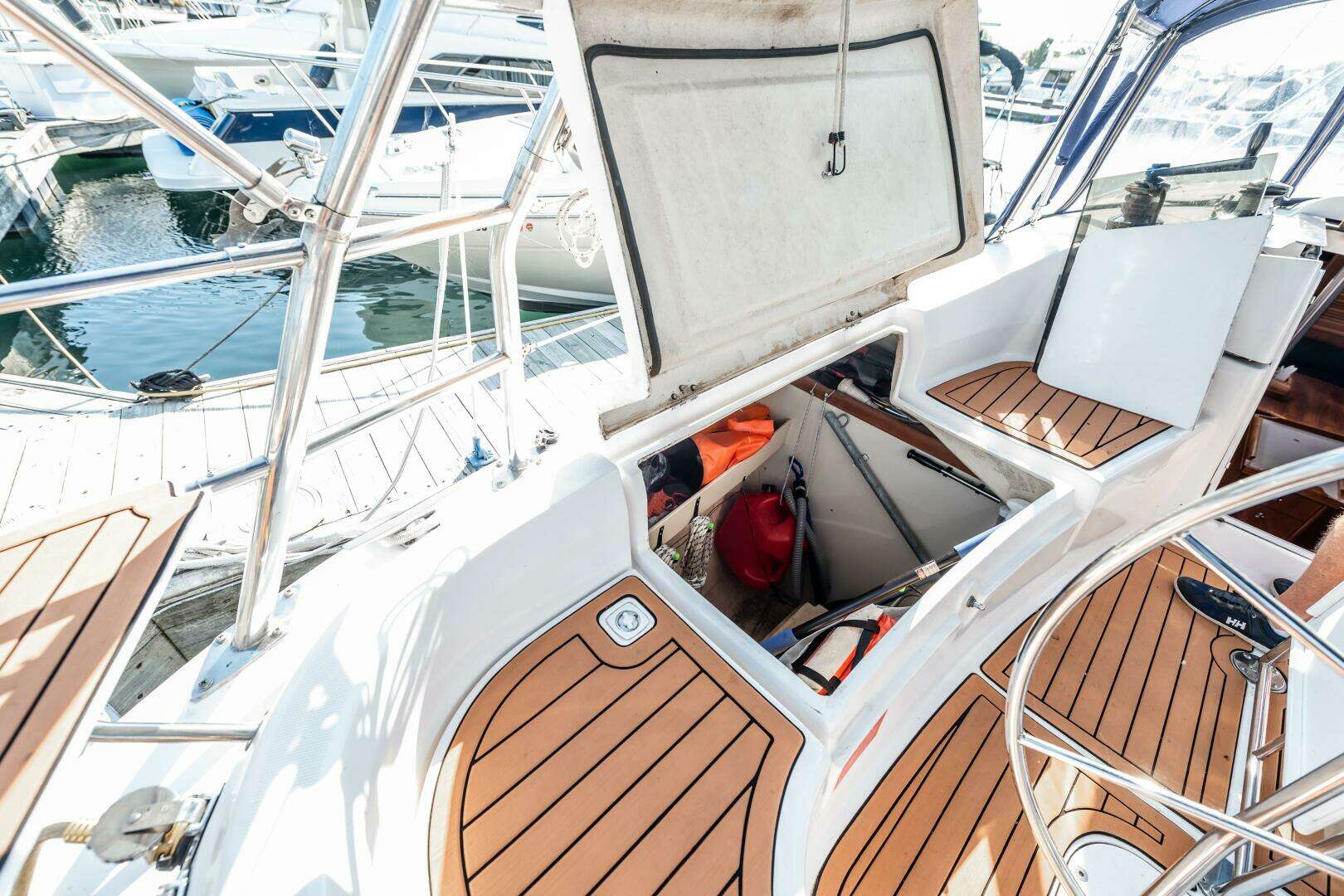 2003 Hunter 356 - Image 14