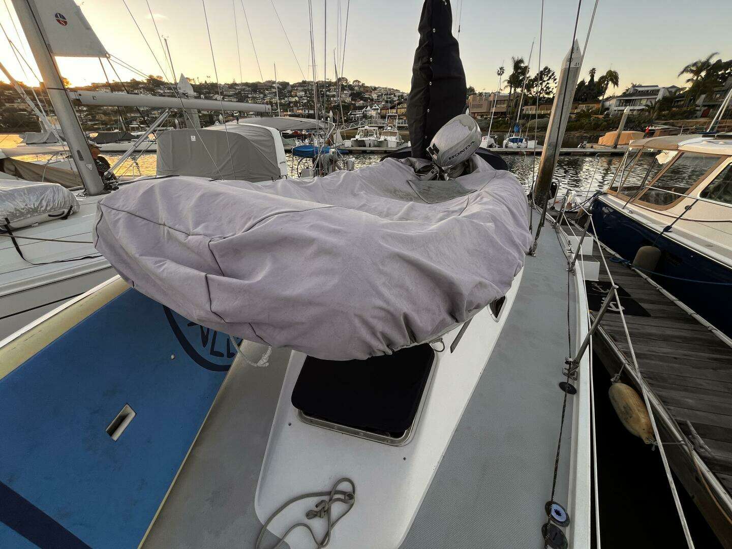 1990 Catalina 42 - Image 4