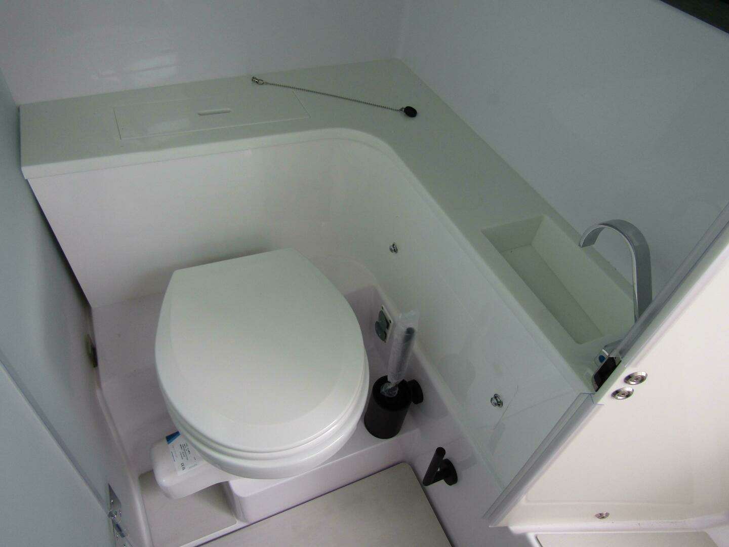 2024 Axopar 37 Sun Top - Image 27