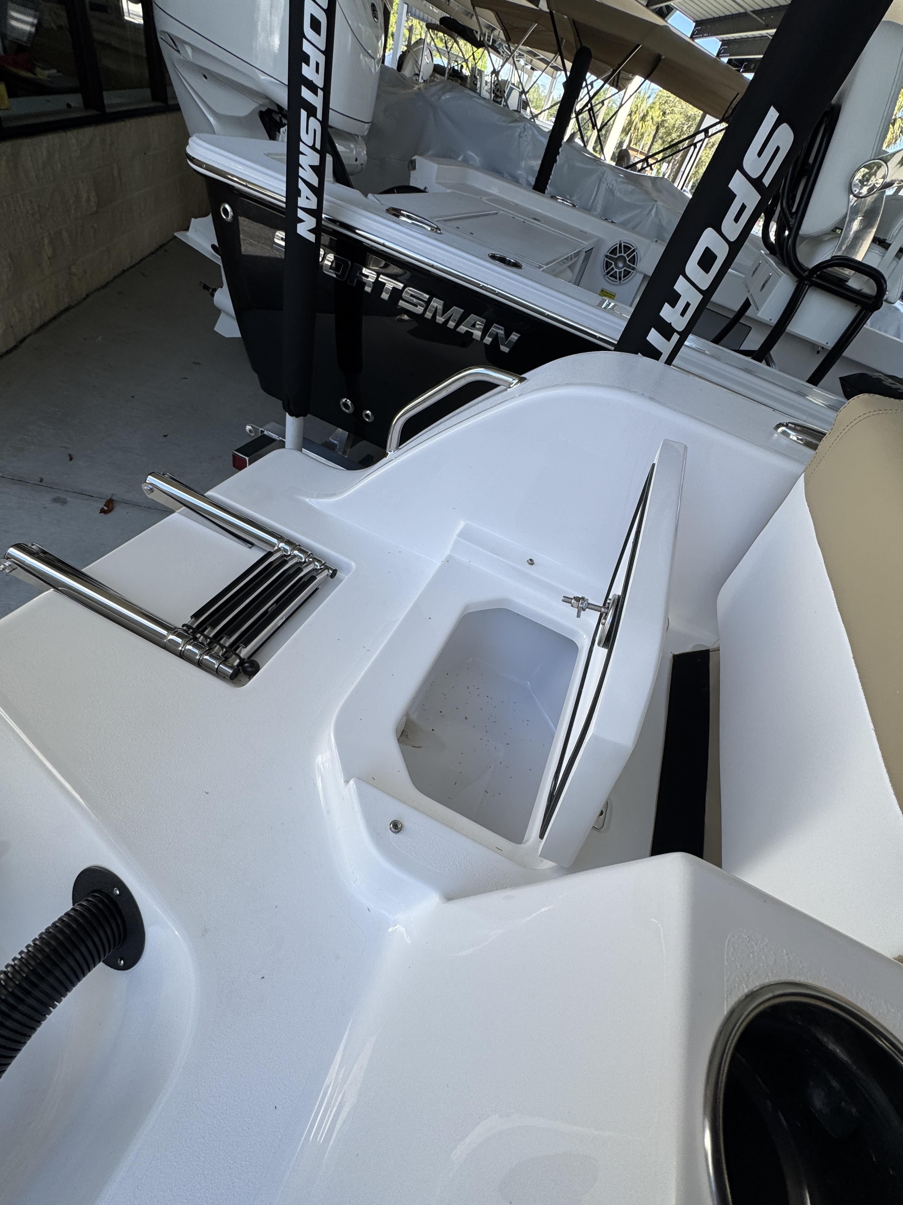 2026 Sportsman Heritage 231 Center Console - 48