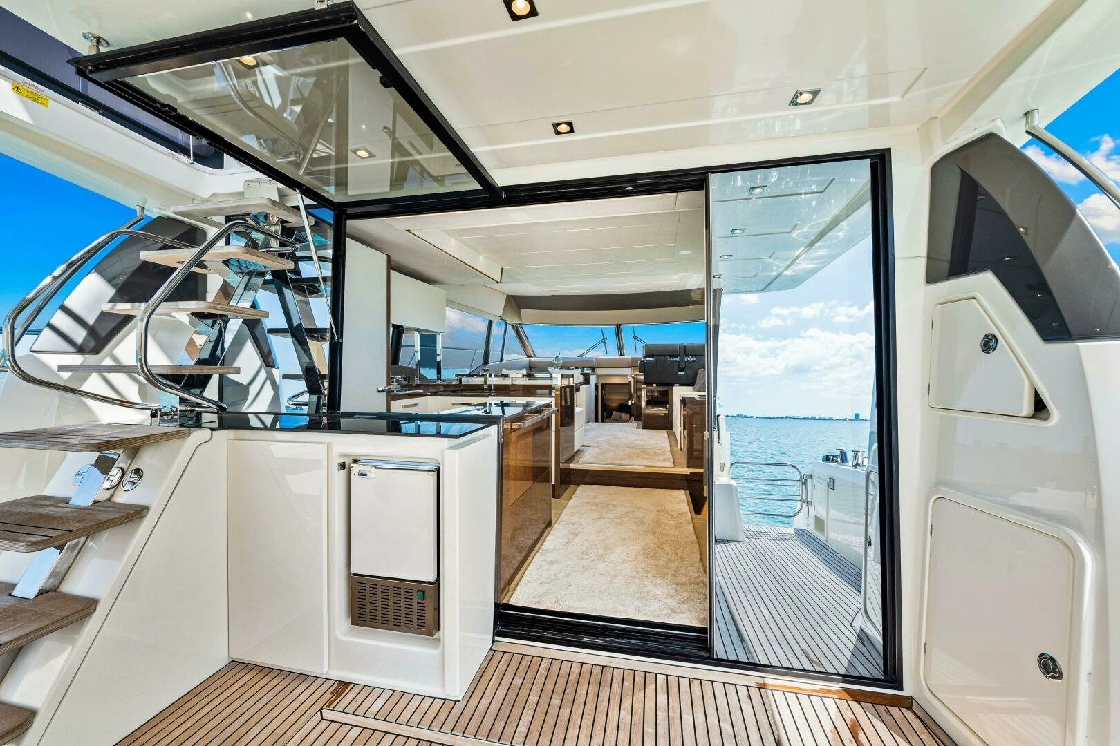 2019 Prestige 630 Flybridge - Image 29