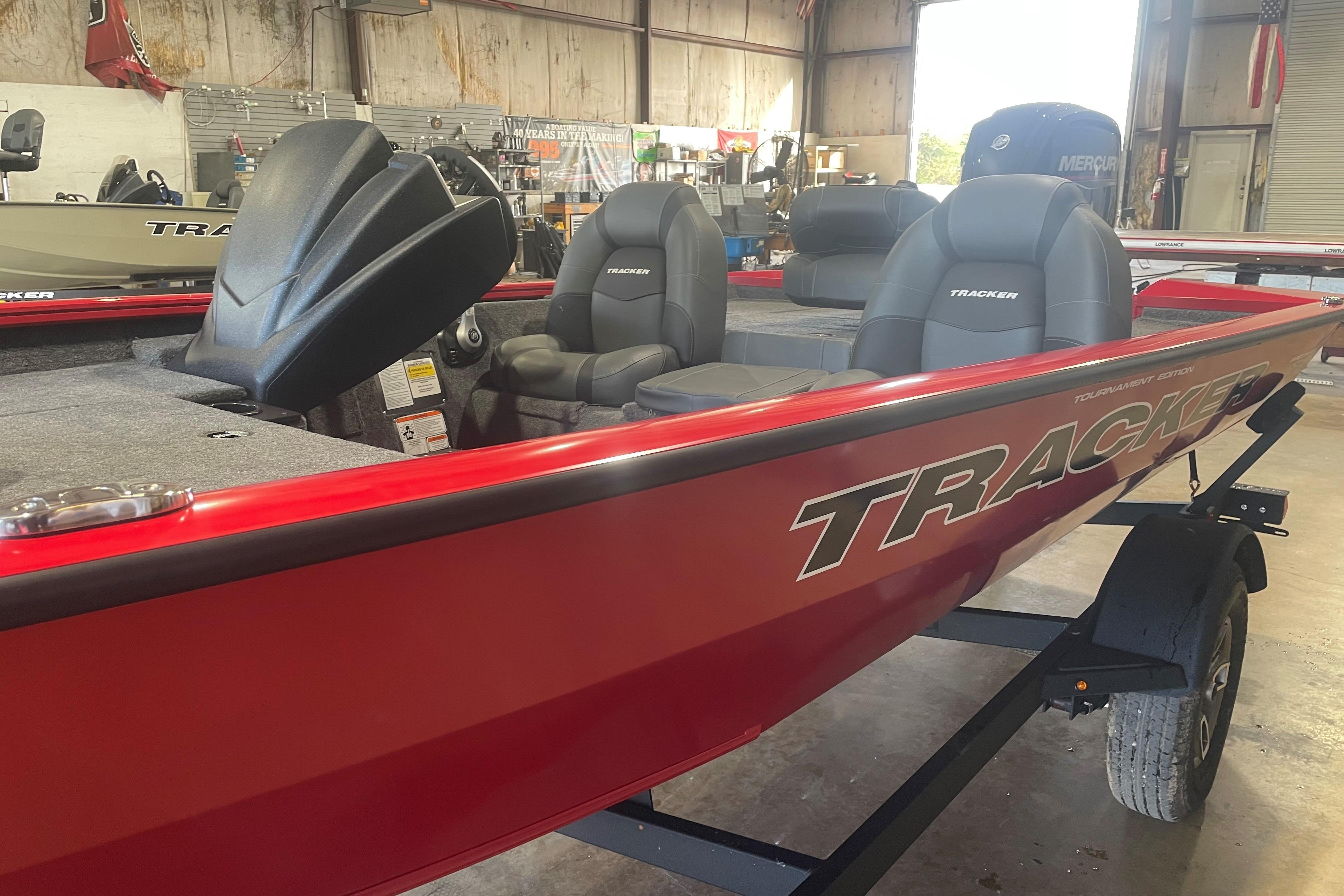 2026 Tracker Pro Team 175