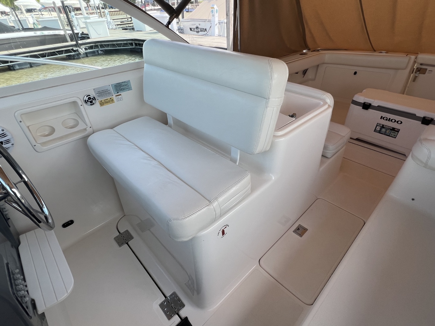 2000 Tiara Yachts 29 Coronet - Image 10