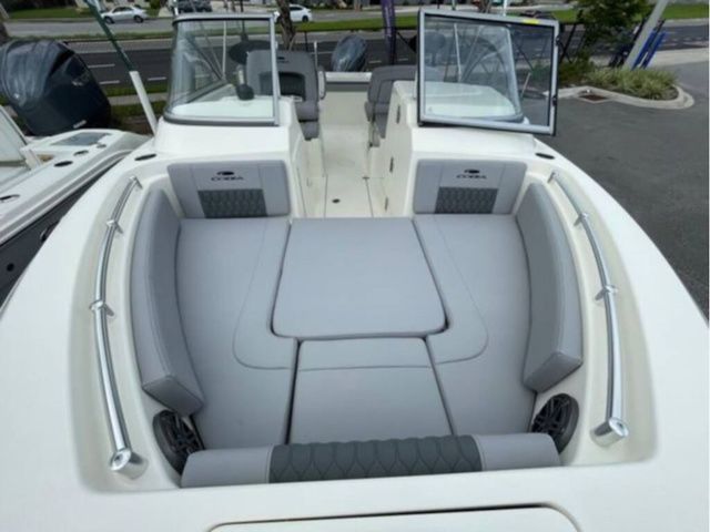 2025 Cobia 220 Dual Console - 17