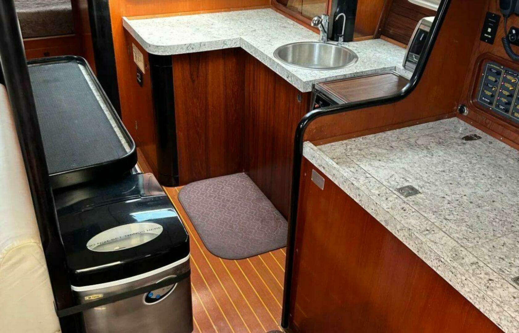 1991 Beneteau Oceanis 50 - Image 24
