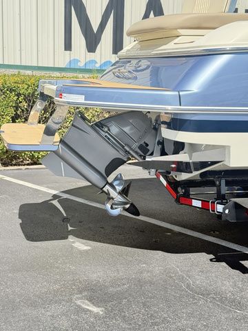 2026 Chris-Craft Bowrider Sportster WALKTHROUGH WINDSHIELD LUXURY B - 6