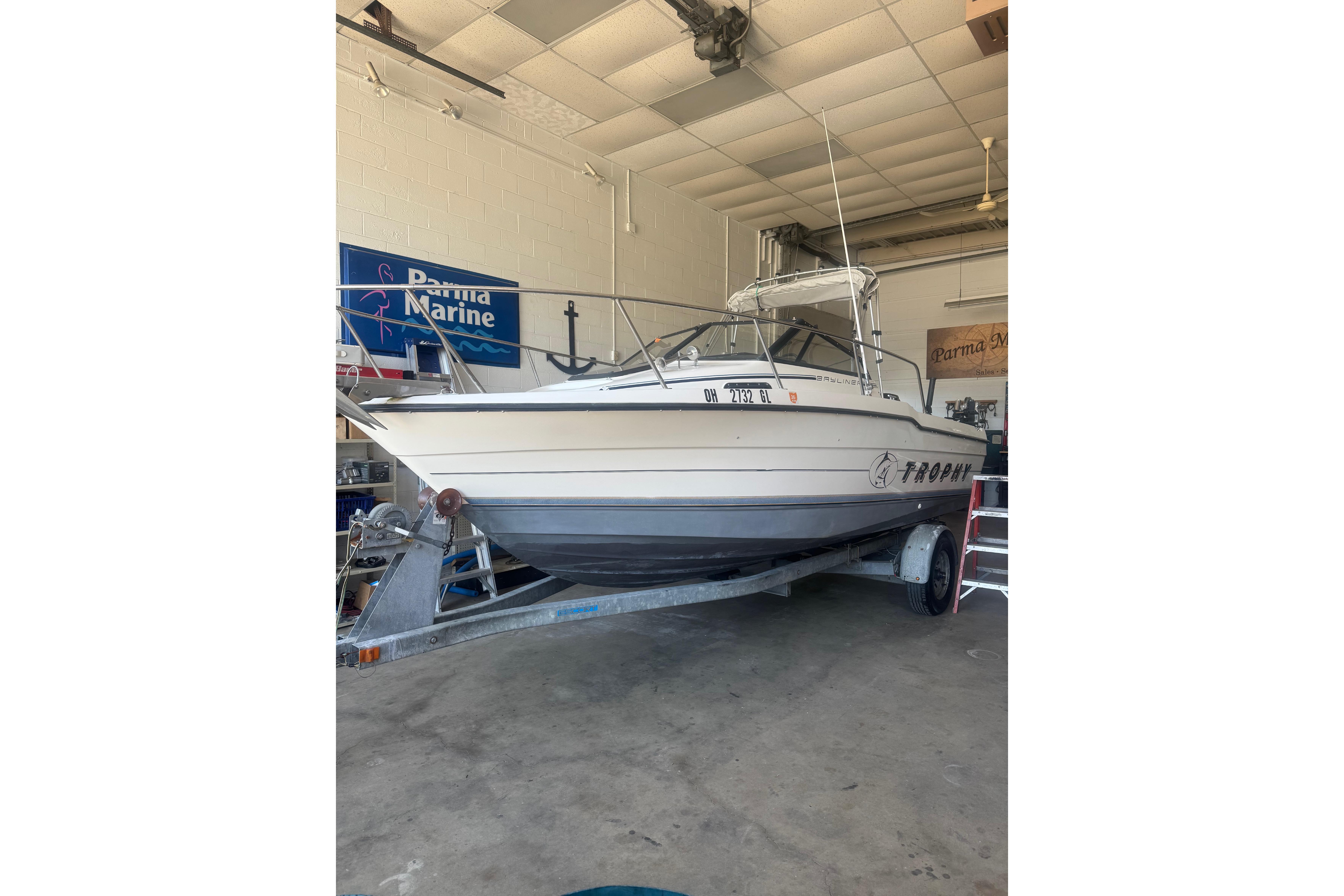 1992 Bayliner 2052 Trophy Walkaround