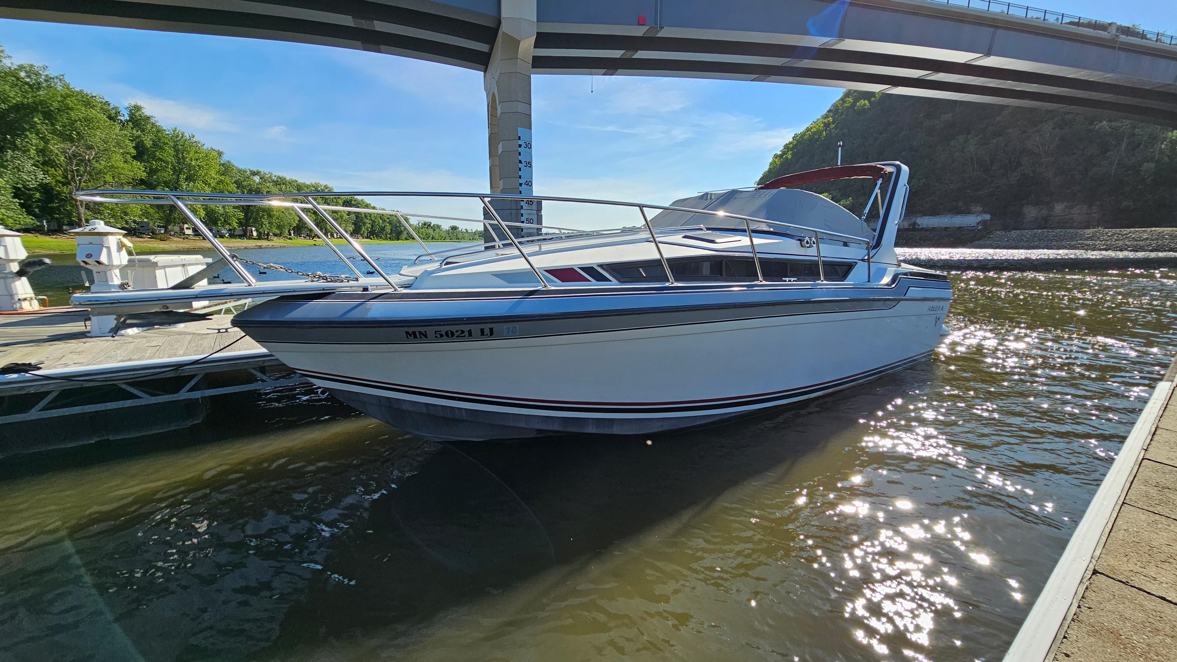 1988 Formula 26 Performance Cruiser