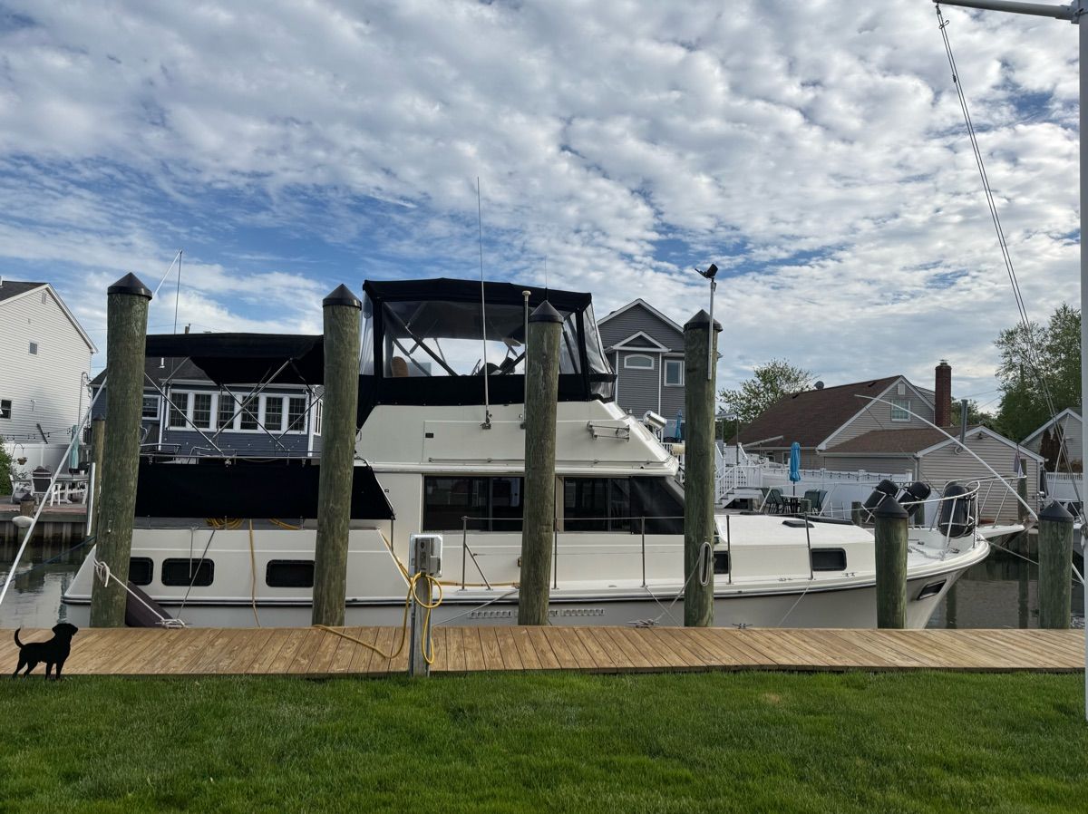 1982 Carver 36 Aft cabin Moter yacht