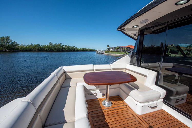 2014 Sea Ray Sundancer 510 - Image 16