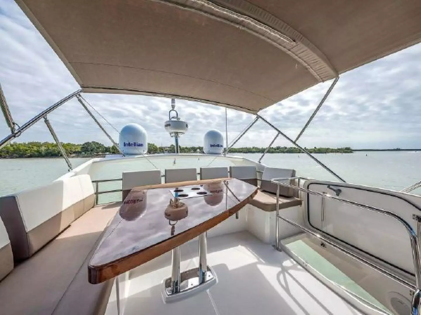 2015 Prestige 550 - Image 17