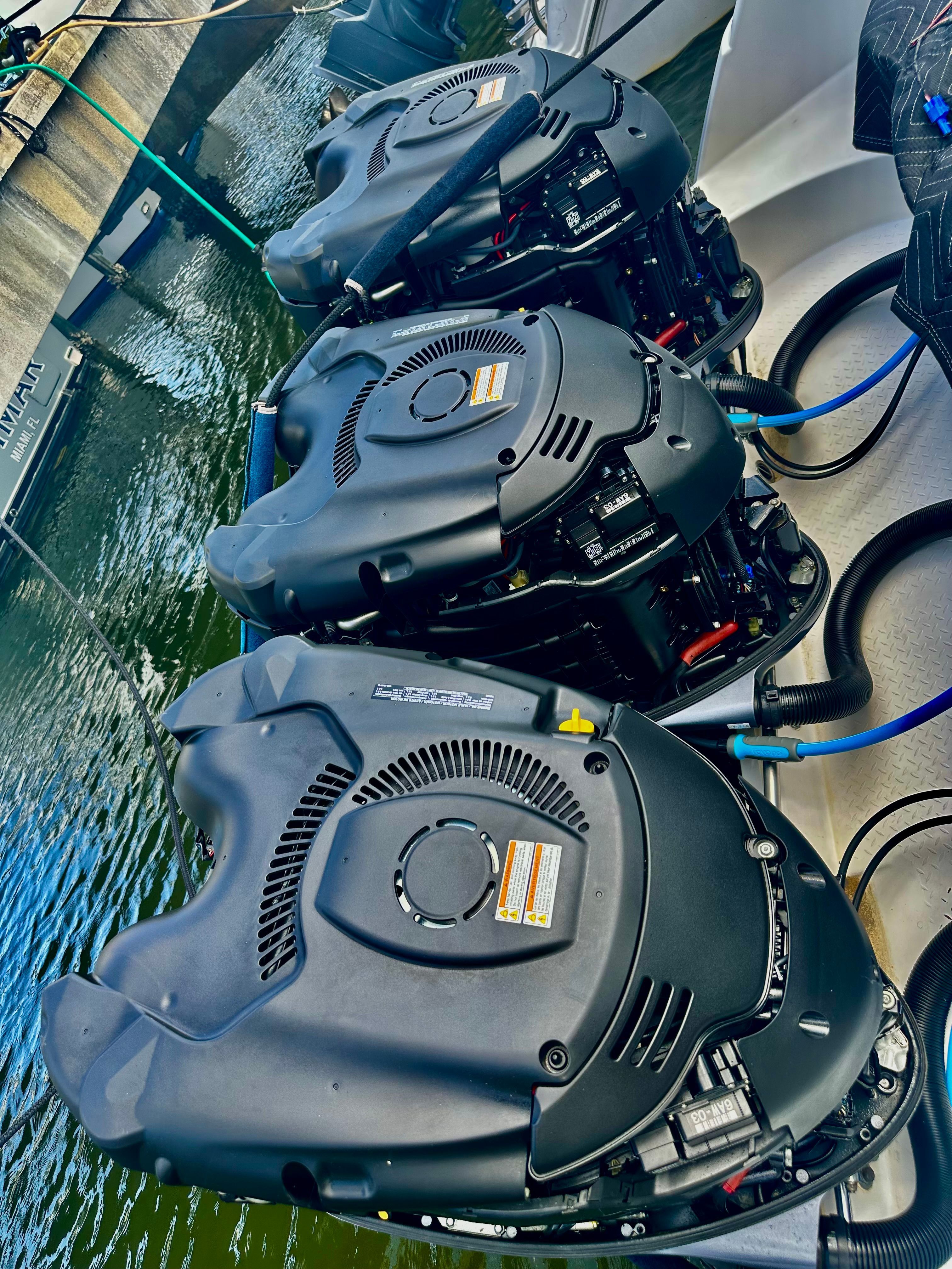 2009 Everglades 365 Center Console - 37