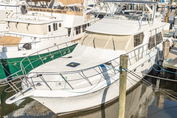 2004 Navigator 5700 Rival Pilothouse