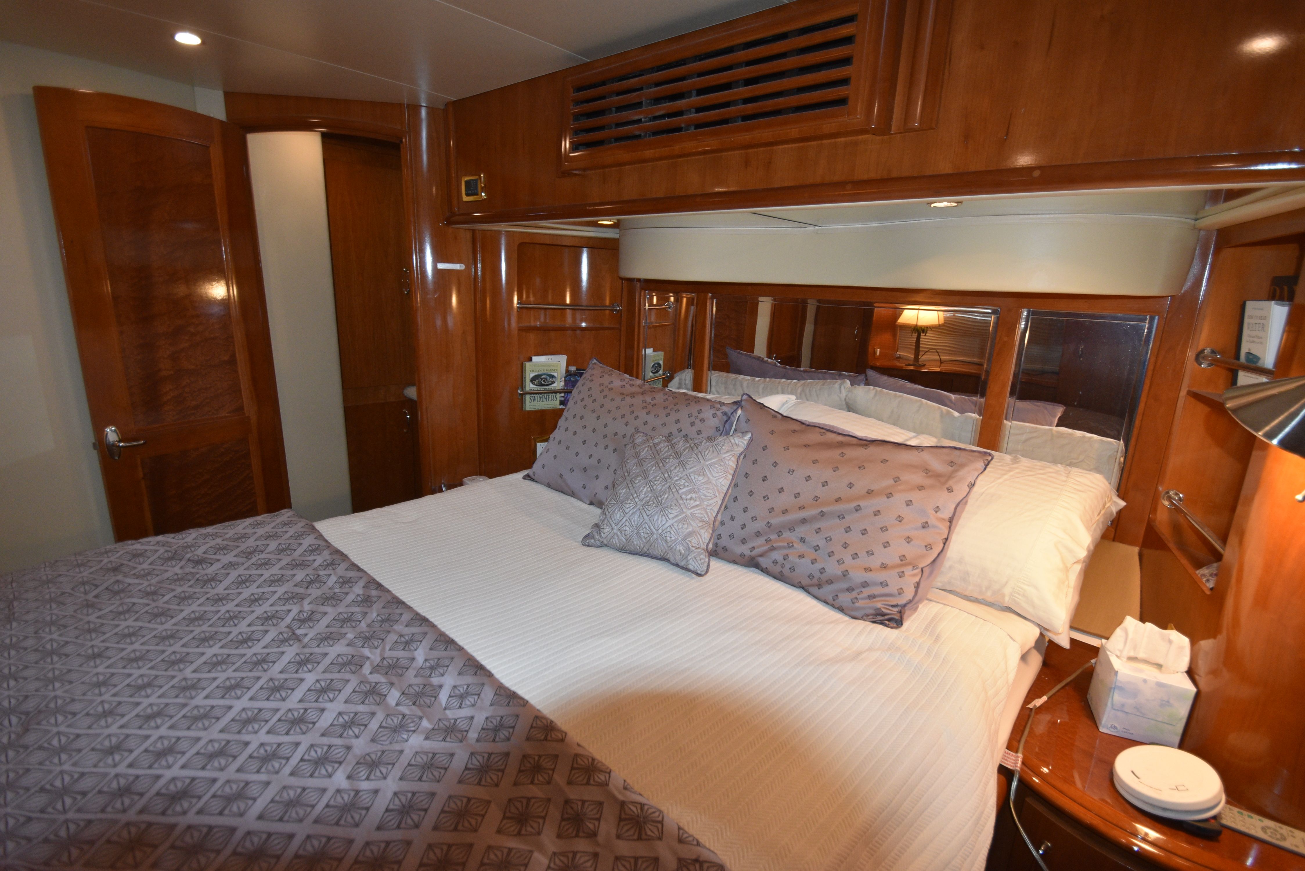 2004 Carver 466 Motor Yacht - 51