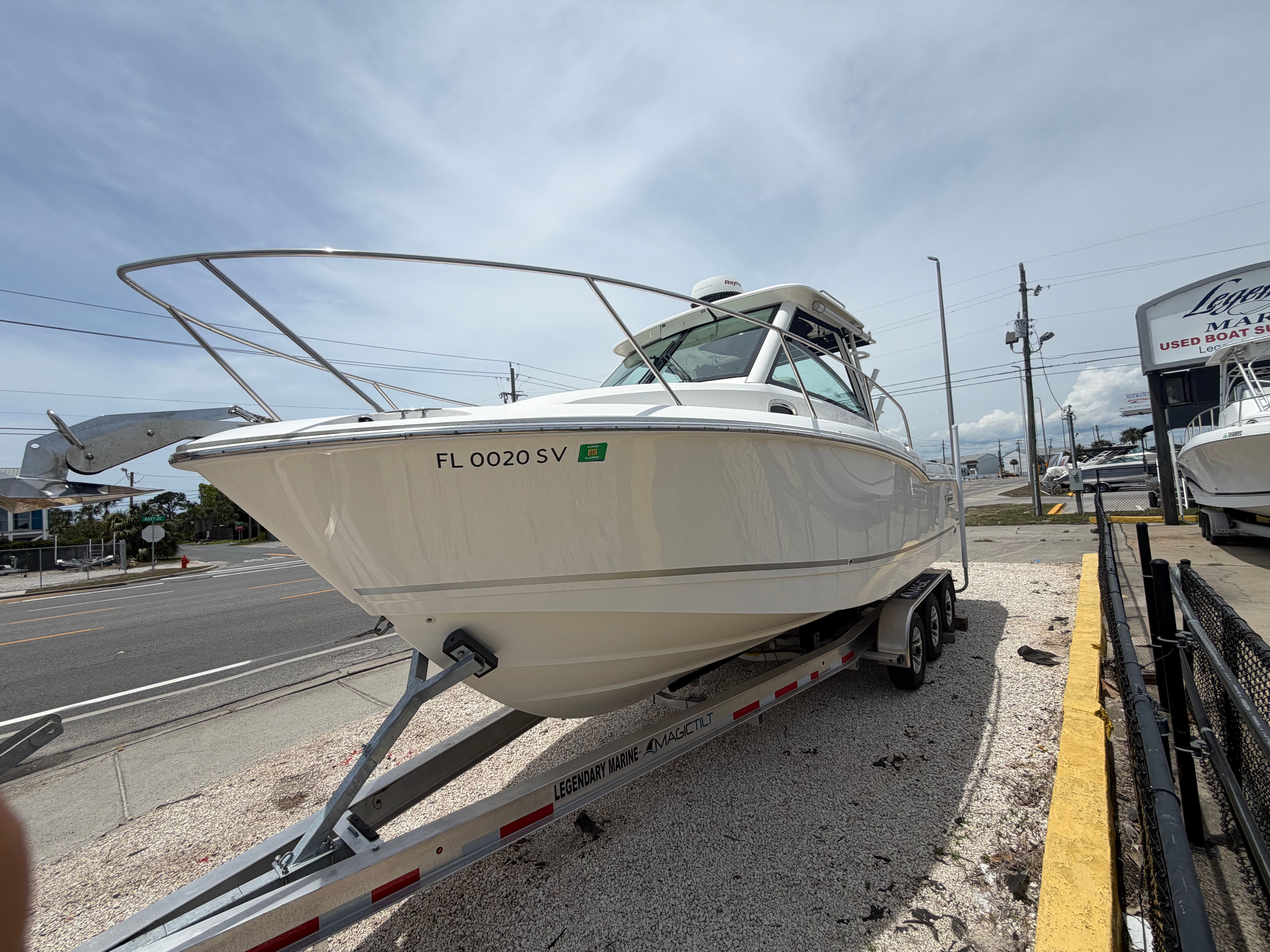 2021 Boston Whaler 285 Conquest
