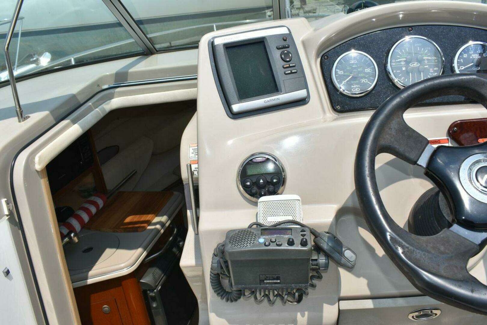 2008 Sea Ray 240 Sundancer - Image 15