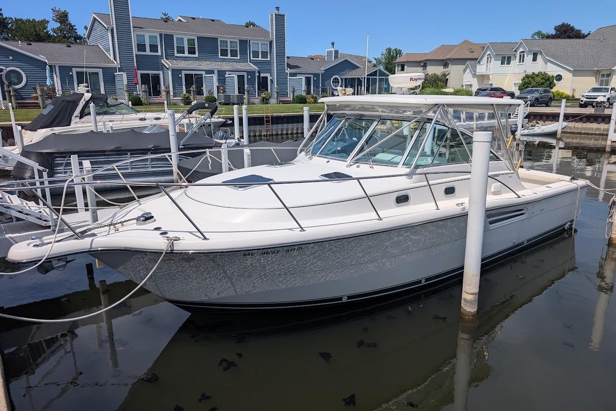 2000 Pursuit 3400 Express