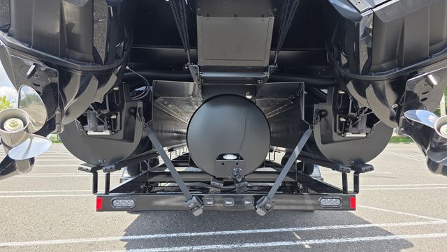 2025 Manitou 26' Explore 6' Max Deck With Dual 150hp Motors - 60