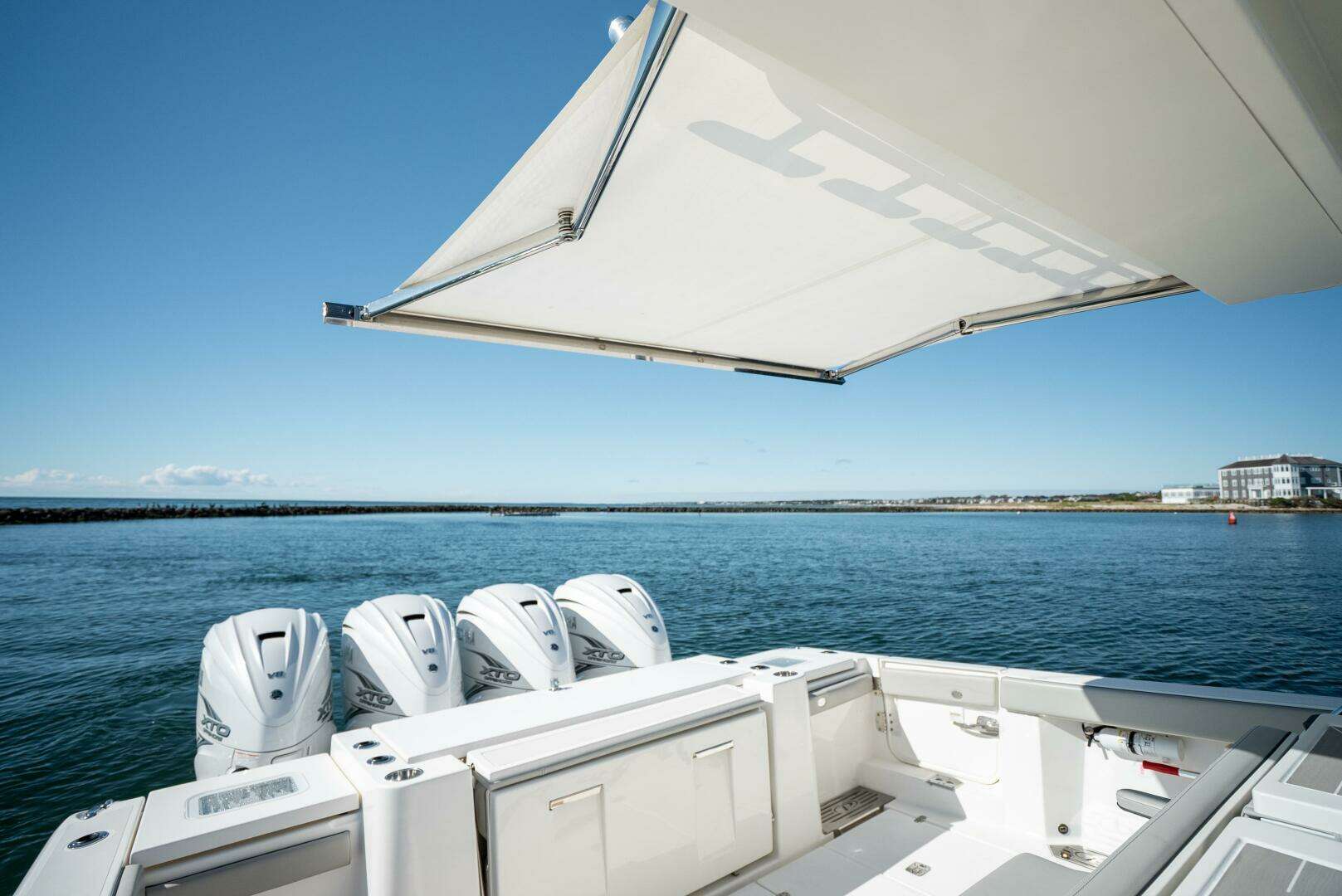 2023 Pursuit S428 - Image 24