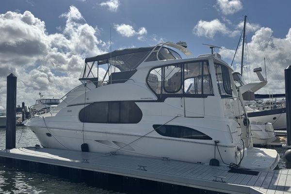 2003 Silverton 43 Motor Yacht