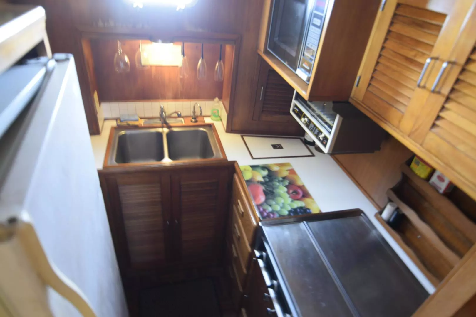 1987 Jefferson Sundeck - Image 24