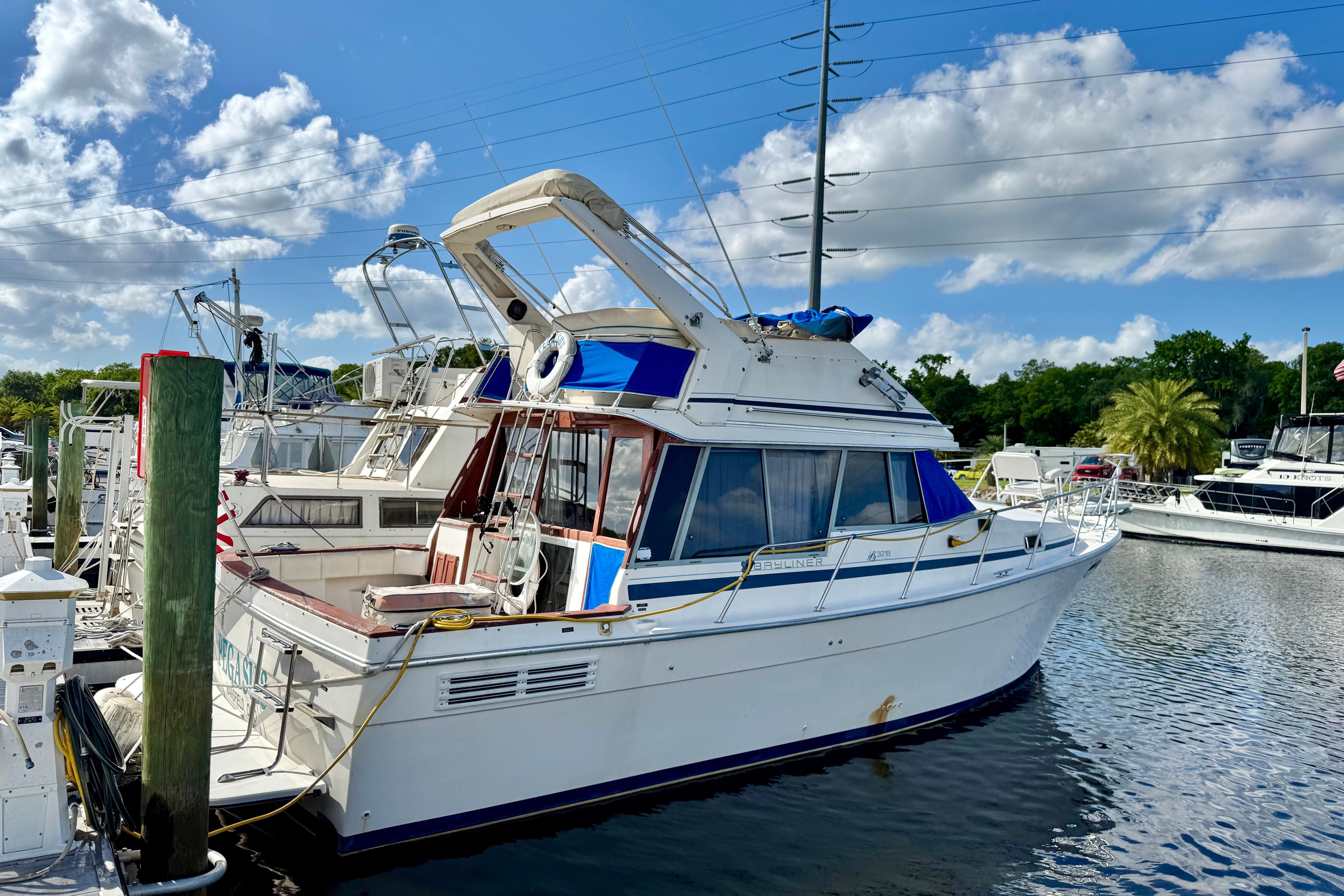 1988 Bayliner 3218 Motoryacht
