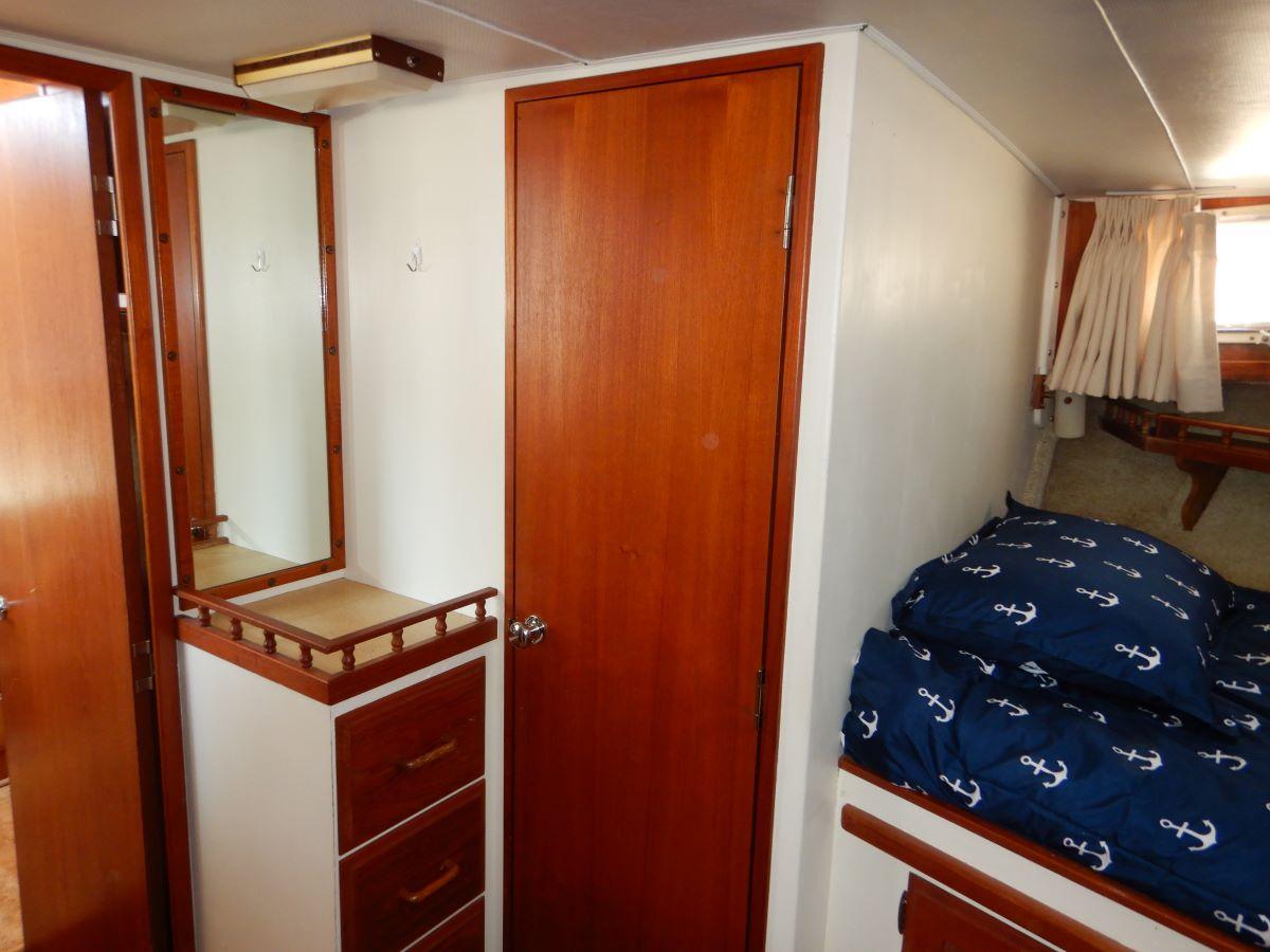 V-Berth Ensuite Head to Port