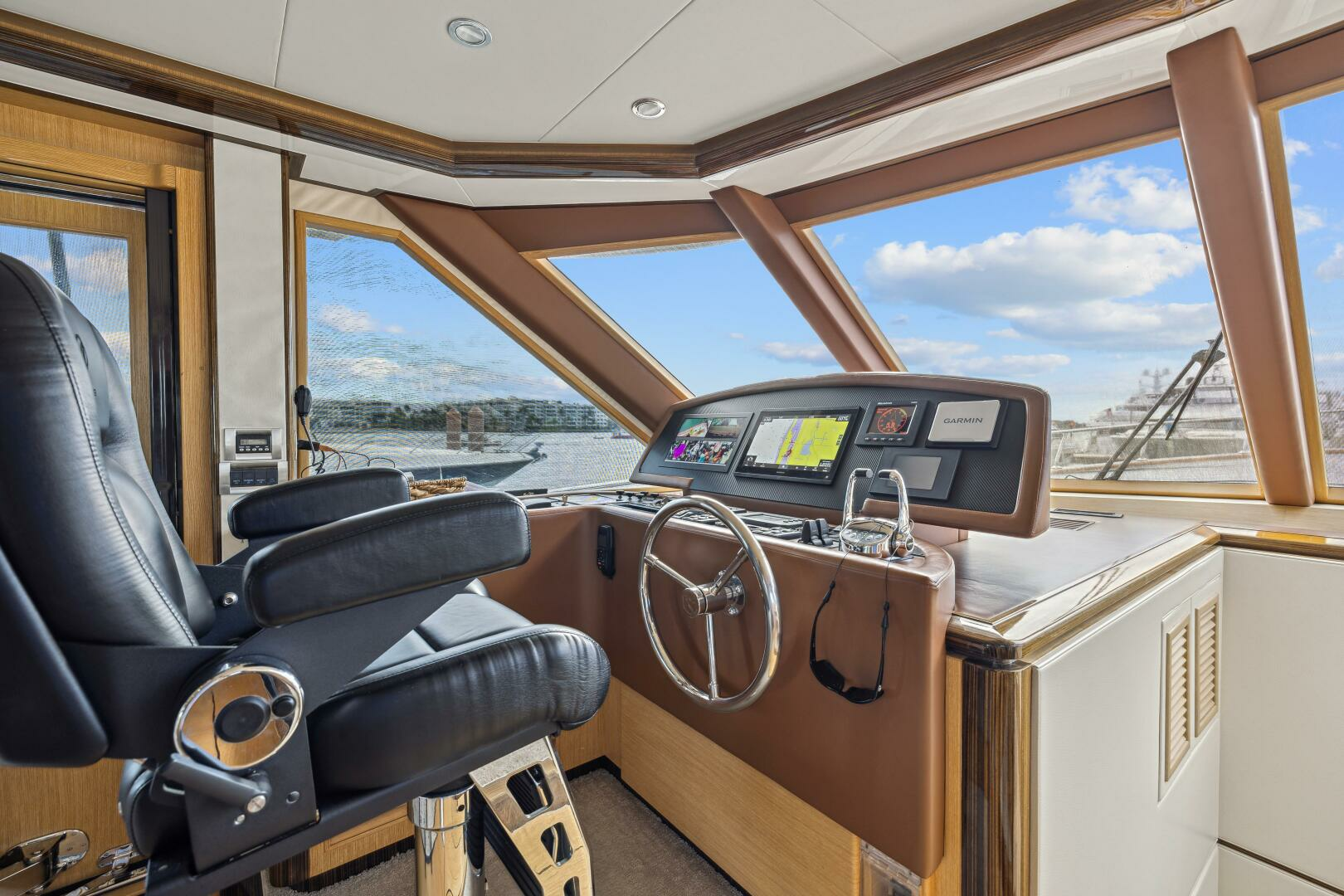 2010 Ocean Alexander 83 - Image 57