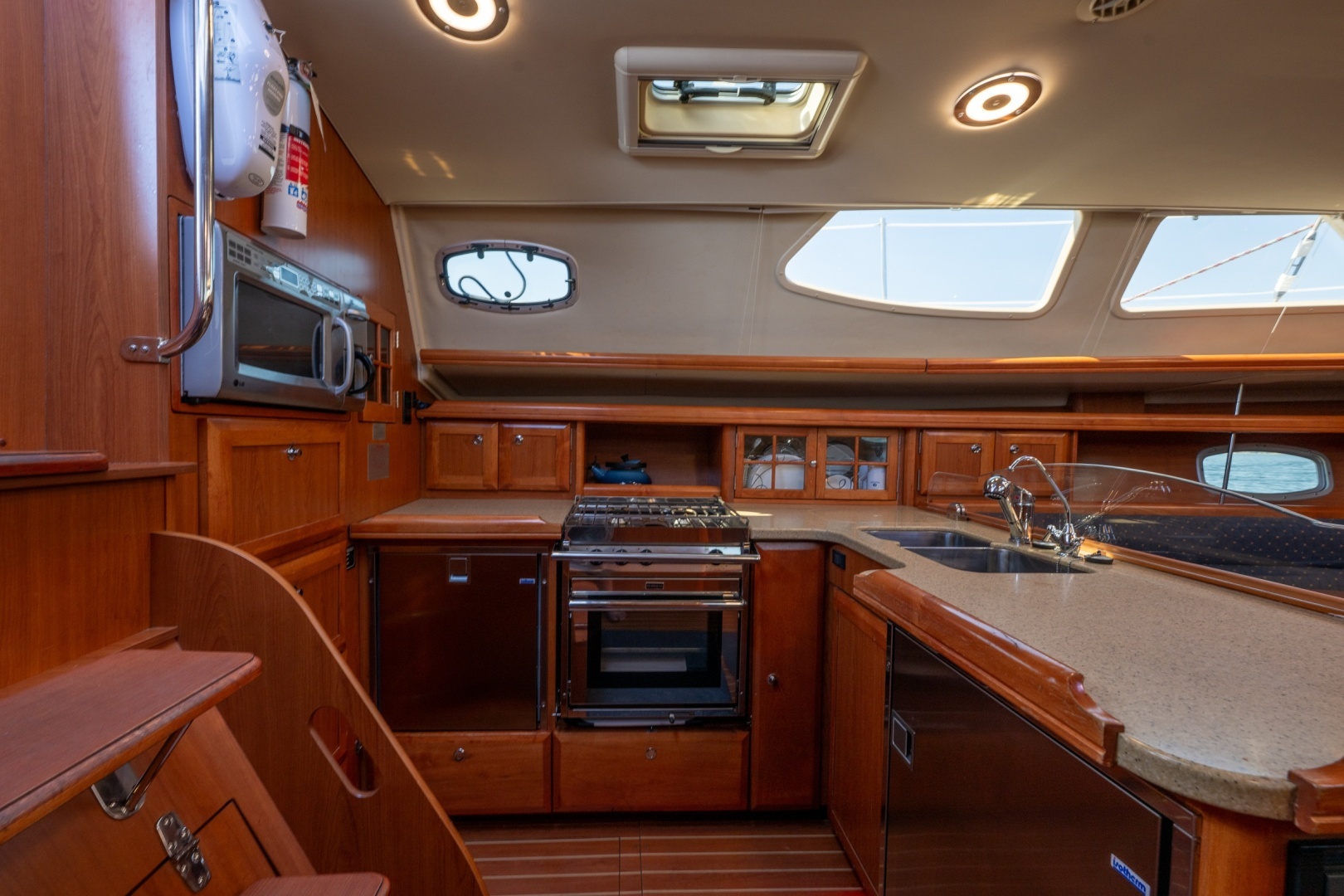 2008 Hunter 45 DS - Image 8
