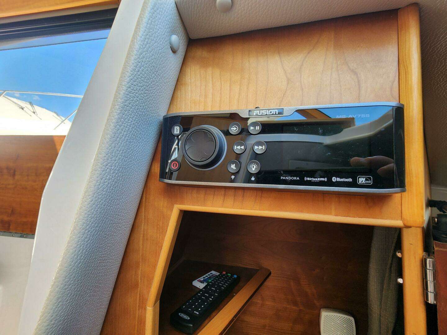 2020 Cutwater C-32 CB - Image 21
