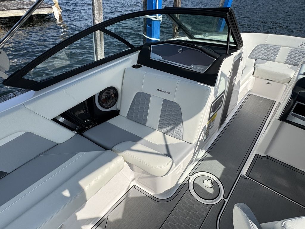 2024 MasterCraft X22 - 13
