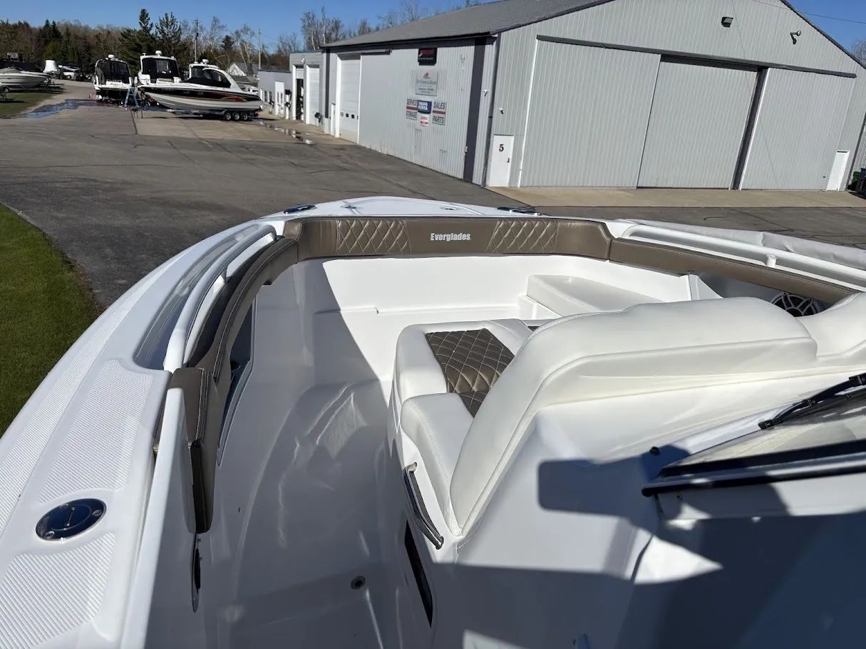 2026 Everglades 367CX - 39