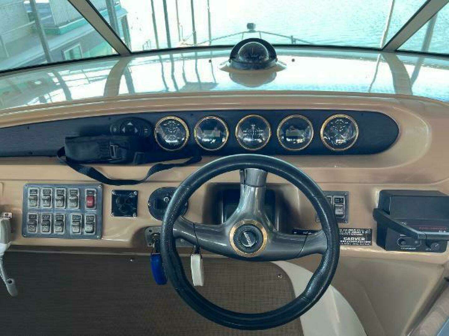 2001 Carver 450 Voyager Pilothouse - Image 24
