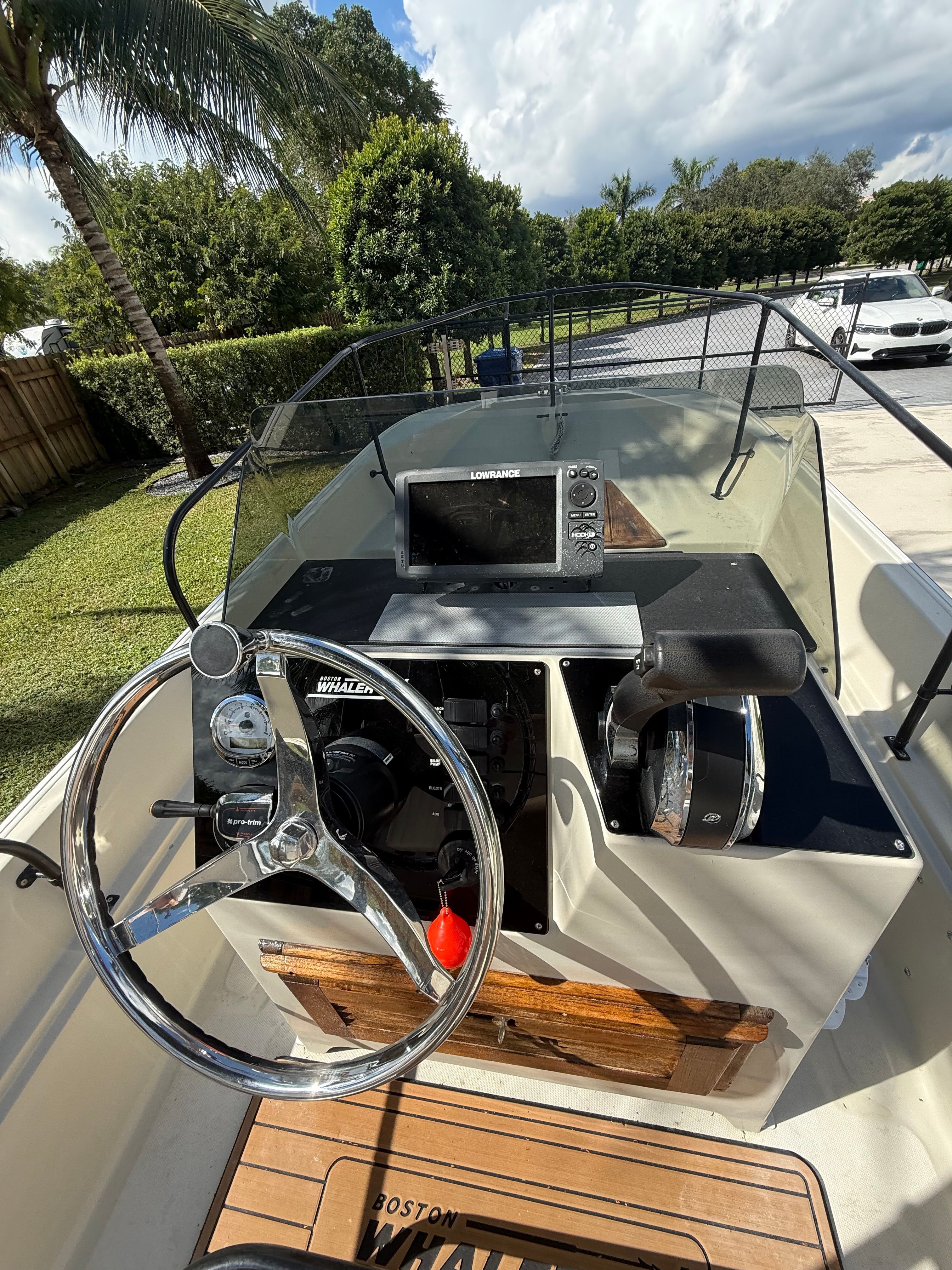 1987 Boston Whaler Mountauk-17 - 6